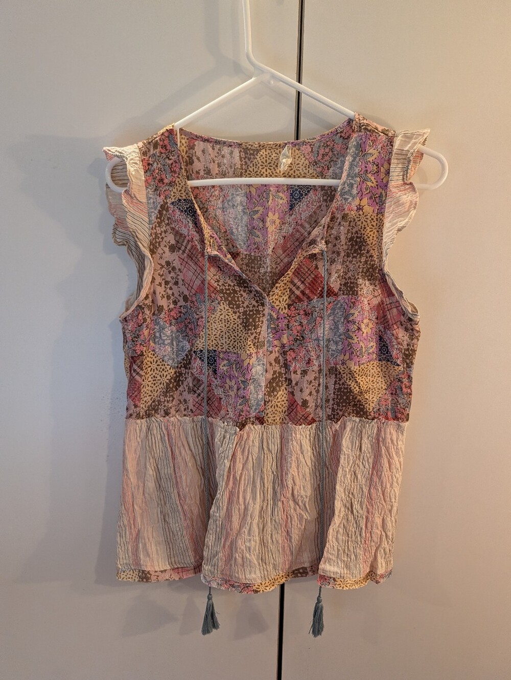 Mystree Woman's Small Floral Patchwork Sleeveless Peplum Top - Pink